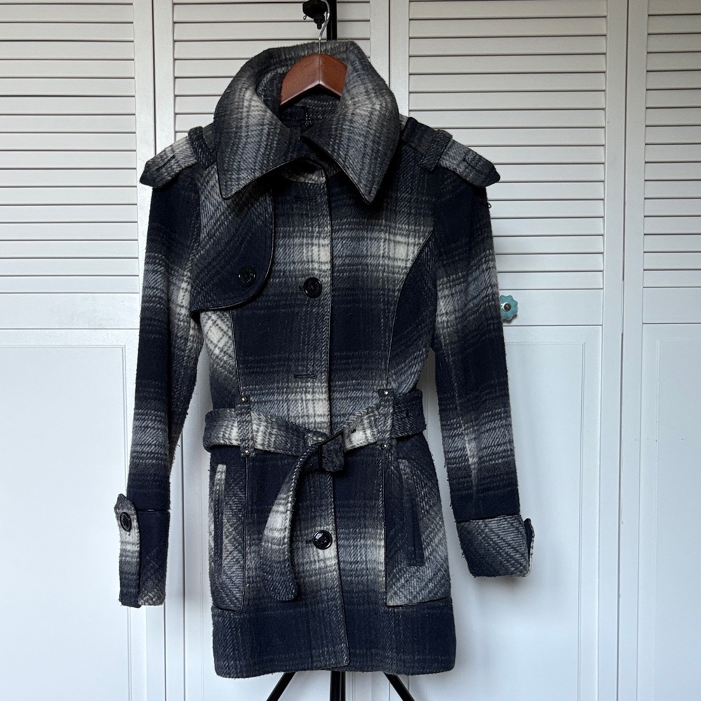 Plaid Women's Jacket - Black and Gray